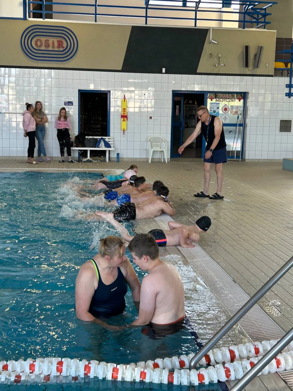 Into the water with confidence — free swimming for Years 1–3 - photo 5