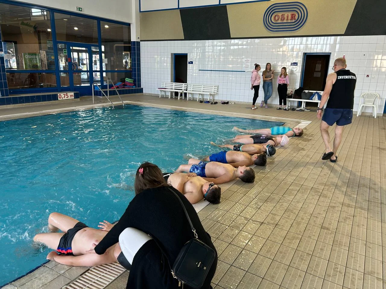 Into the water with confidence — free swimming for Years 1–3 - photo 7